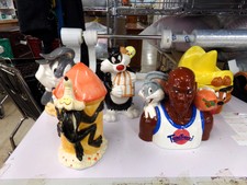 LOONEY TUNE COOKIE JARS.  Great gift for a fan of these characters.  Priced separately
$35.00