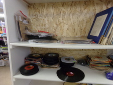 VINLY RECORDS..  45's and 78's too!
$1.20