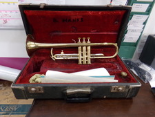 1950's cornet trumpet
Reynold's Medalist
With original carry case and mouthpiece
$135.00