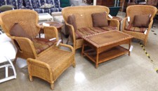 Outdoor wicker set
Love seat, 2 chair, foot stool, 3 tables - 7pc set
$975.00