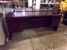 SIX FT LONG COMPUTER STATION.  Center drawer is keyboard tray.  Side drawers hold files.  
$71.30