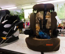 CARSEAT.  DEEP BROWN WITH CAMO ACCENTS.  Check out our baby department
$45.00
