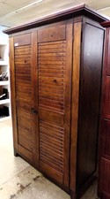 Beautiful tall cabinet
Behind the 2 doors are 3 shelves and 4 drawers - great for linen/craft/anything storage!
$350.00
