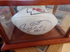 Chief' football signed by Willie Roaf - Hall of fame 2015
$106.40